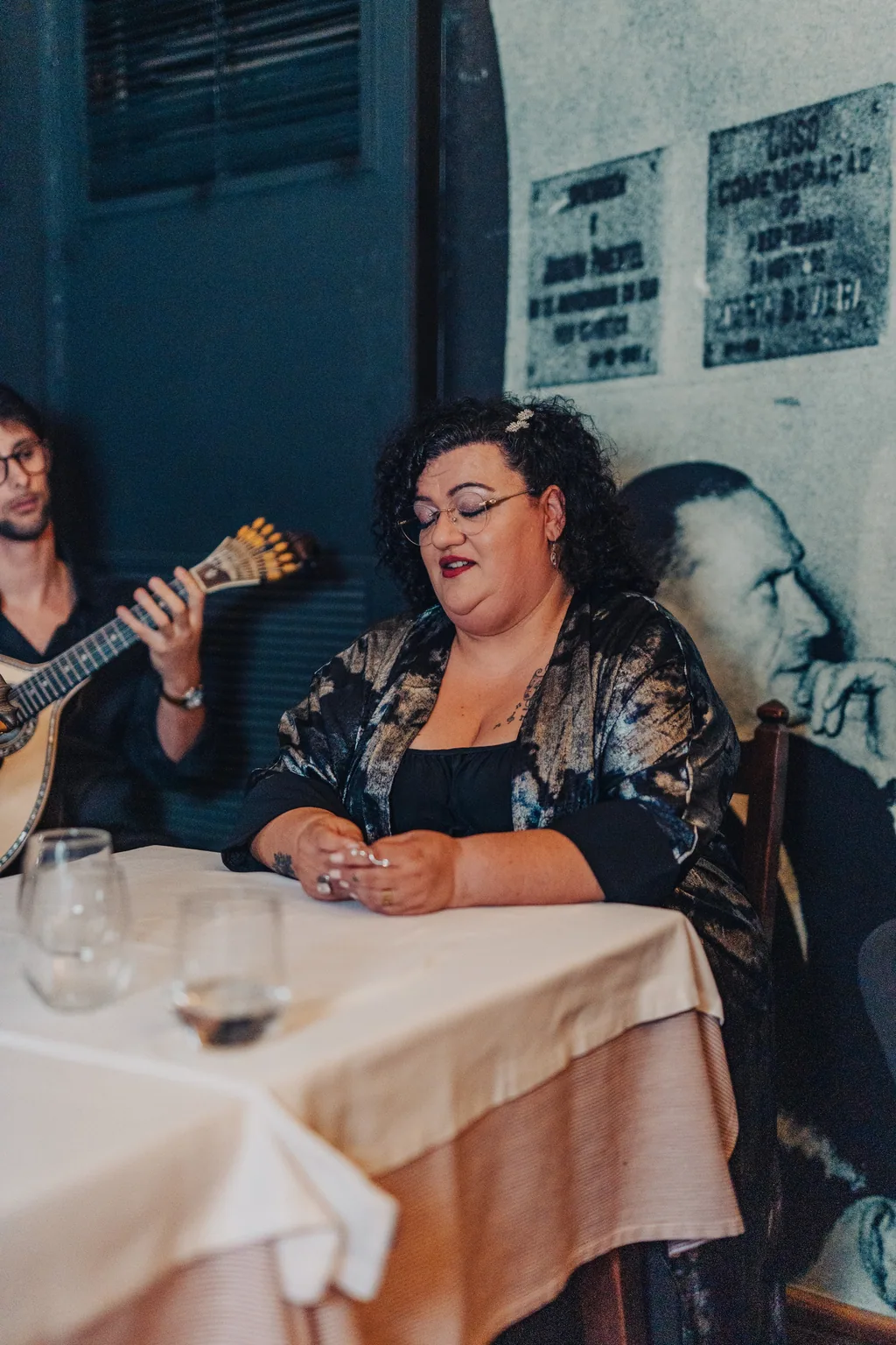 Yola Dinis — Voz · Café Luso